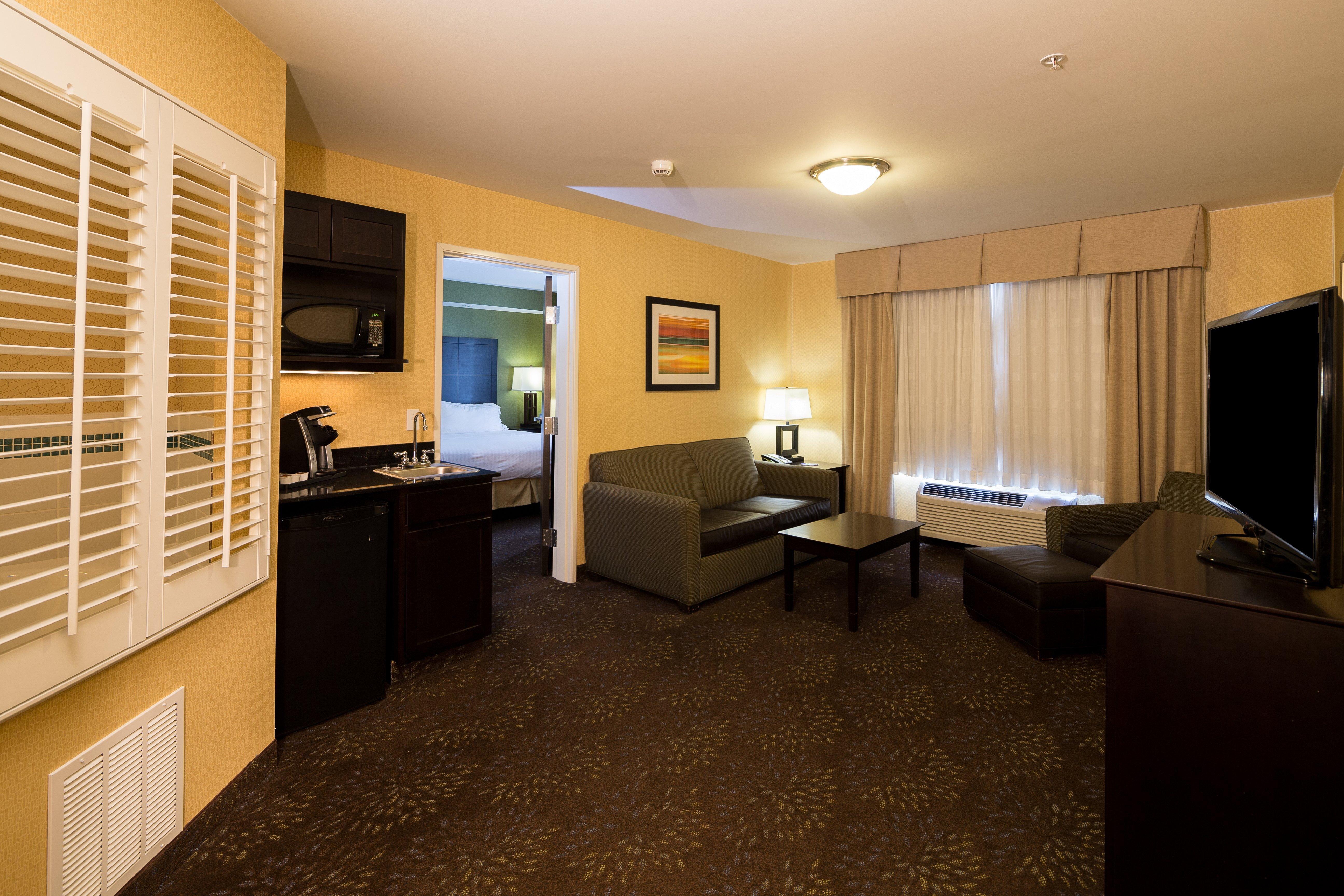 Holiday Inn Express And Suites Detroit North-Troy By Ihg Экстерьер фото
