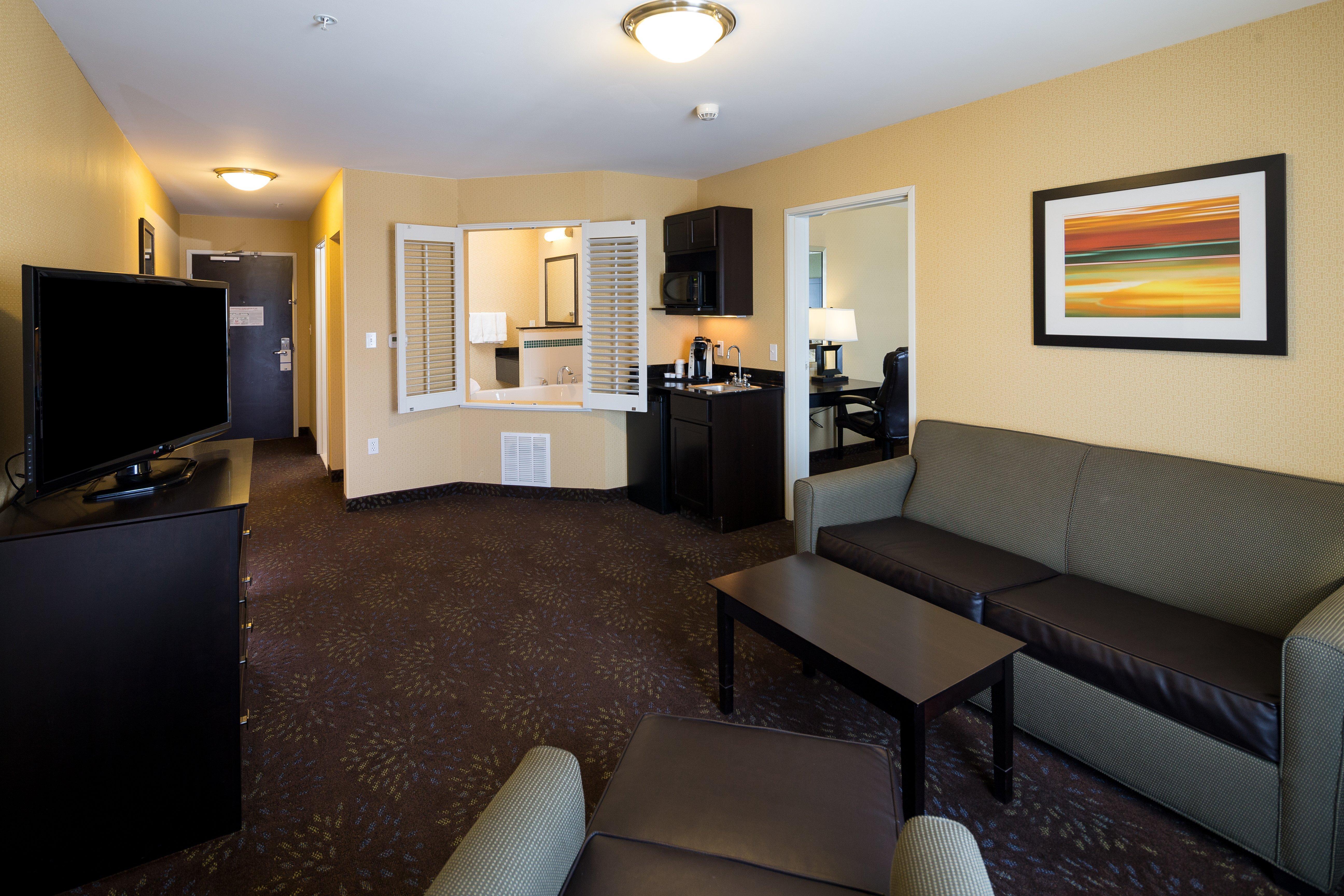 Holiday Inn Express And Suites Detroit North-Troy By Ihg Экстерьер фото