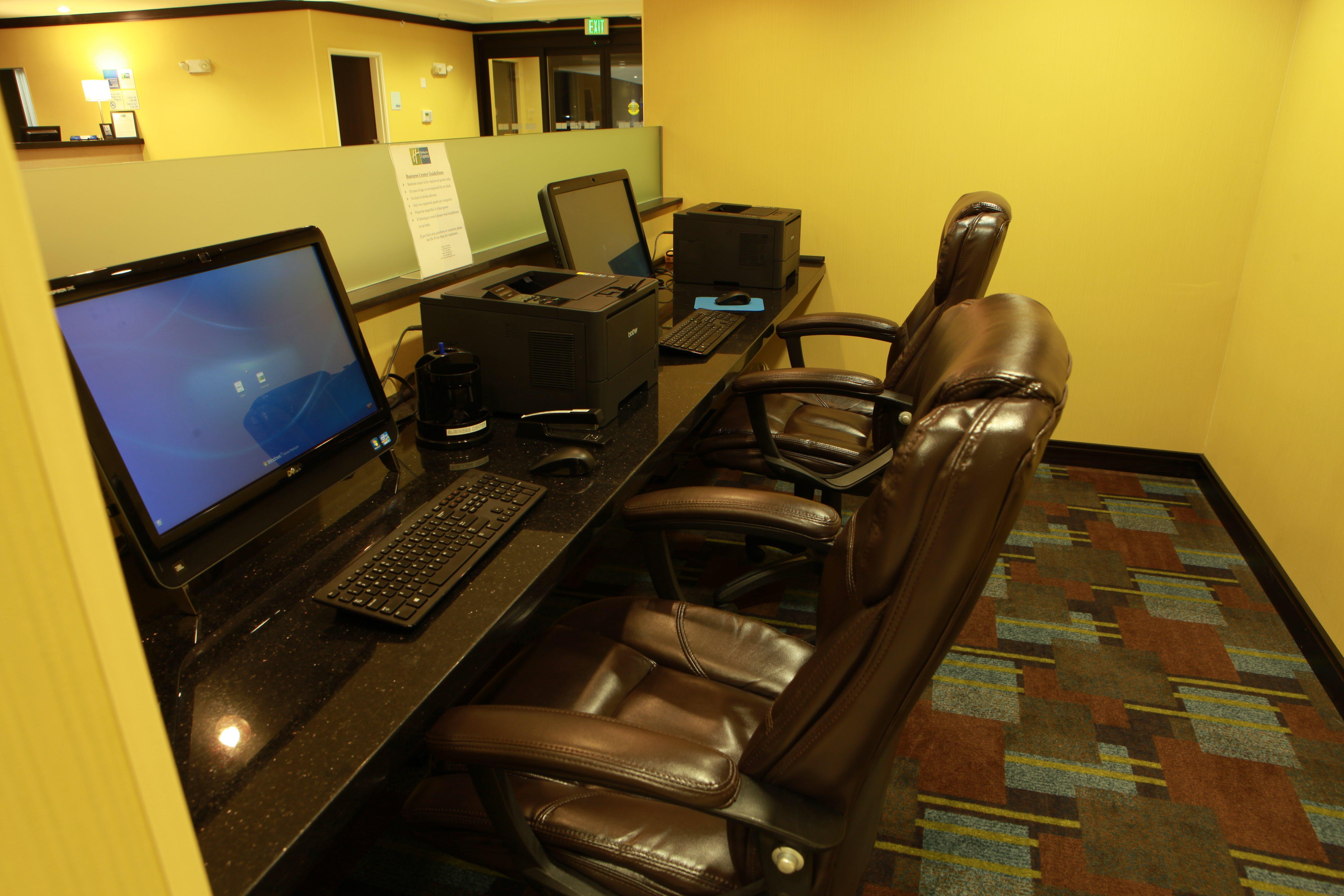 Holiday Inn Express And Suites Detroit North-Troy By Ihg Экстерьер фото