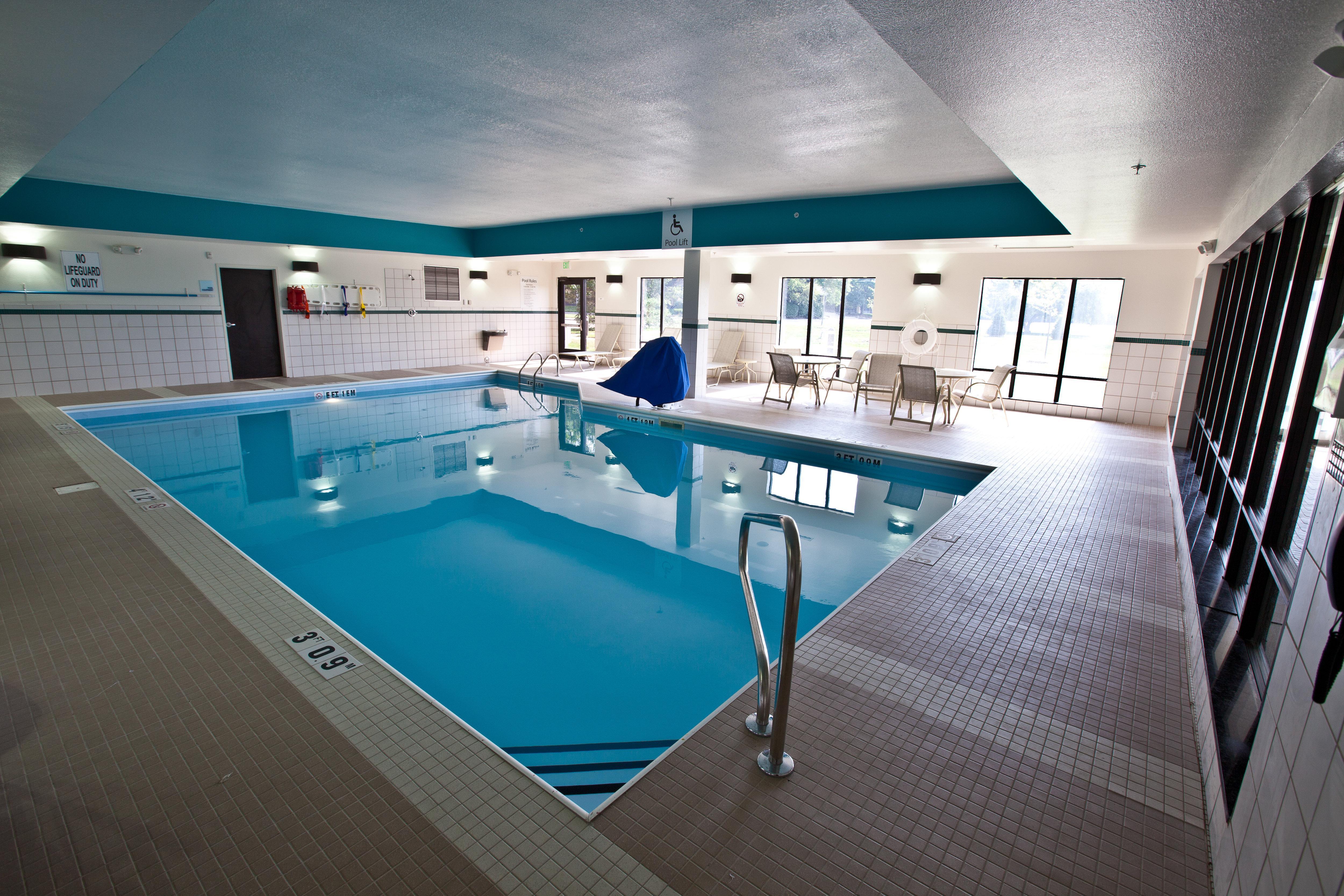 Holiday Inn Express And Suites Detroit North-Troy By Ihg Экстерьер фото