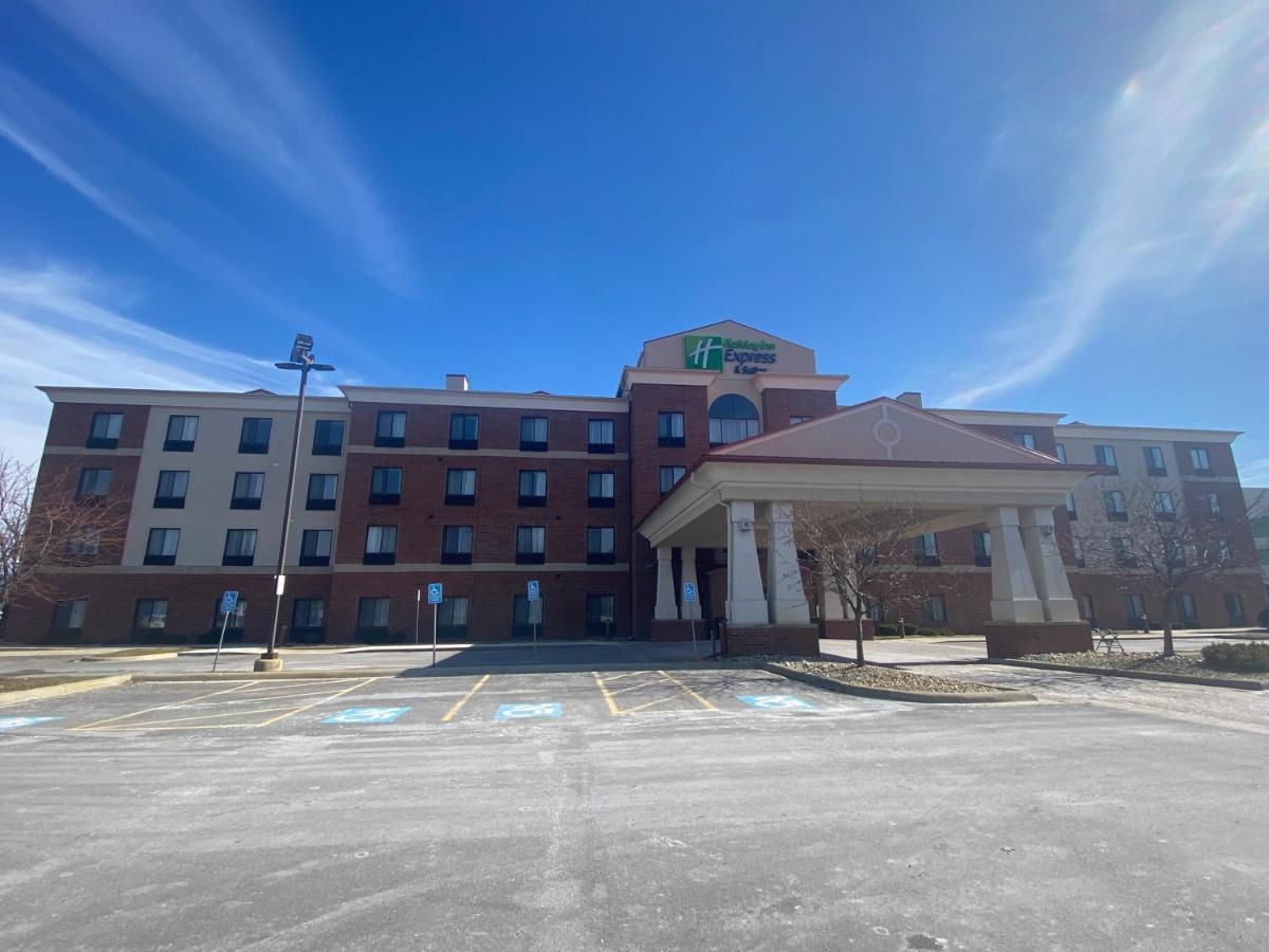 Holiday Inn Express And Suites Detroit North-Troy By Ihg Экстерьер фото