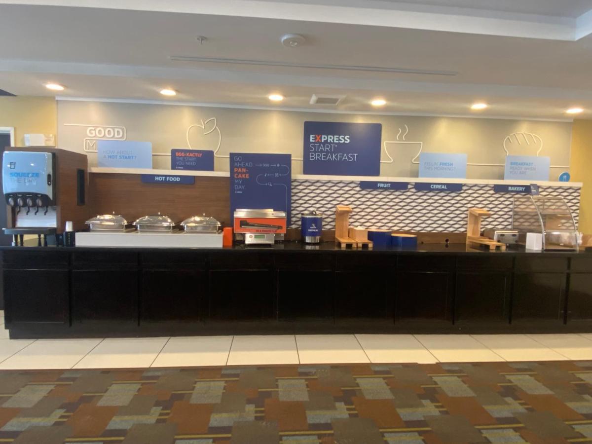 Holiday Inn Express And Suites Detroit North-Troy By Ihg Экстерьер фото
