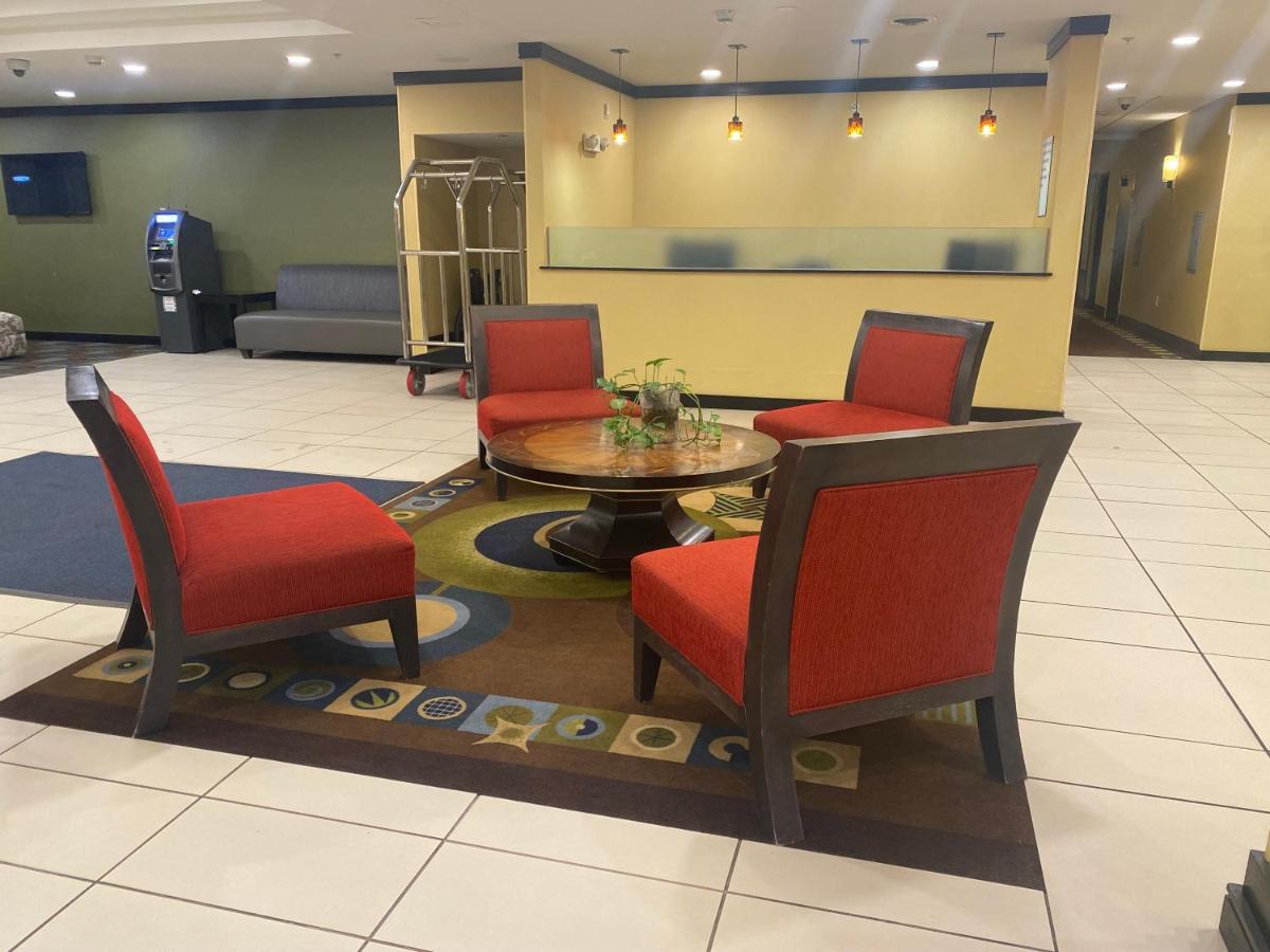 Holiday Inn Express And Suites Detroit North-Troy By Ihg Экстерьер фото